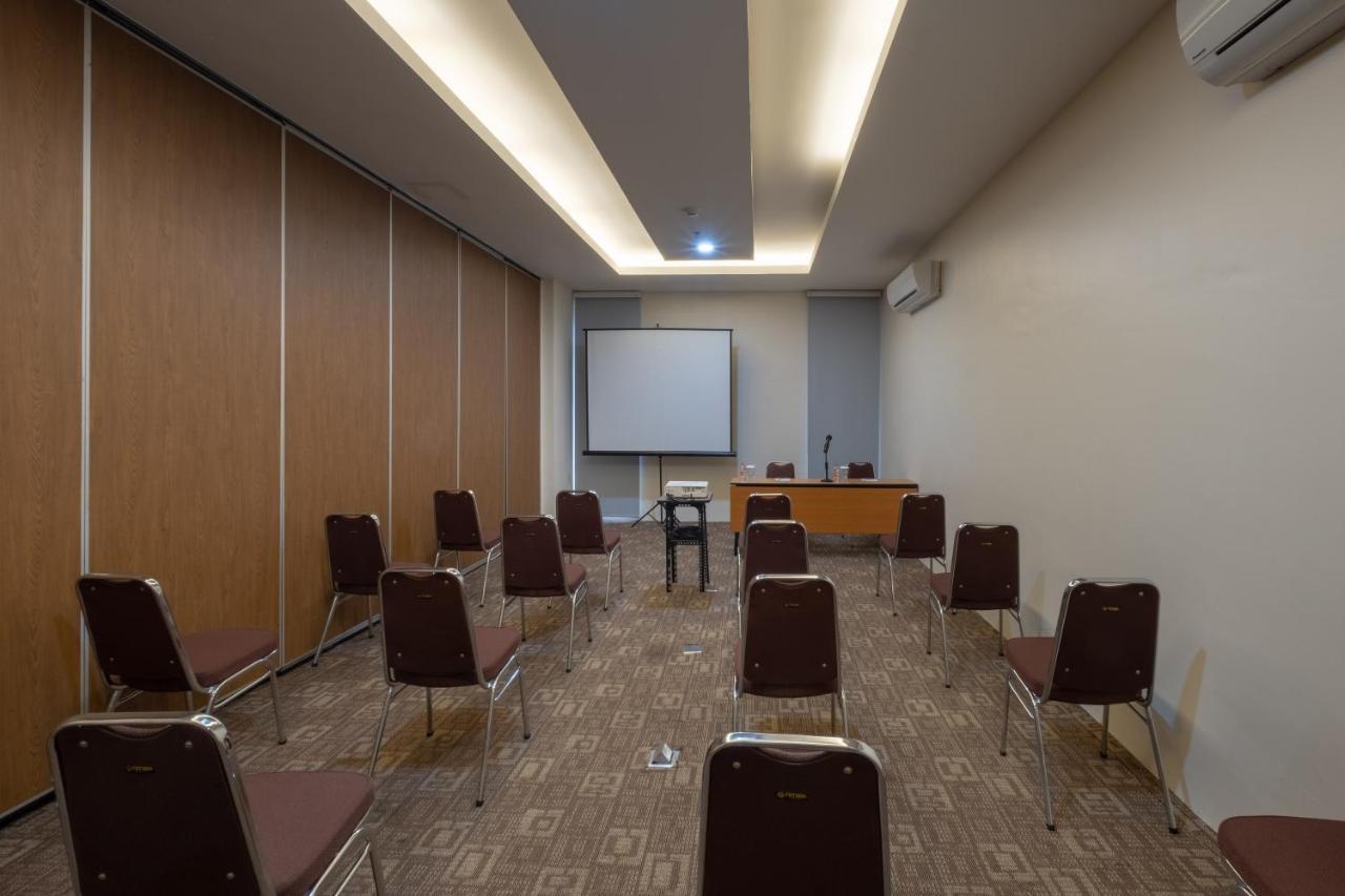 Terraz Tree Hotel Джакарта Екстер'єр фото