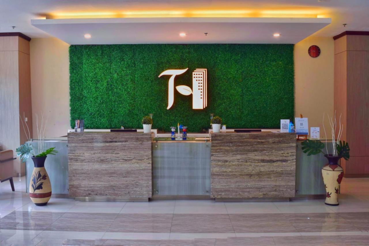 Terraz Tree Hotel Джакарта Екстер'єр фото