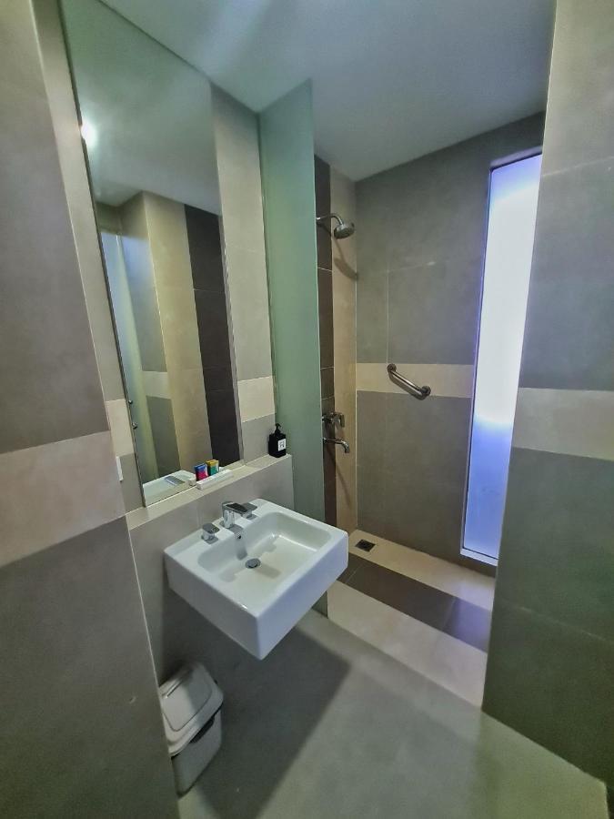 Terraz Tree Hotel Джакарта Екстер'єр фото