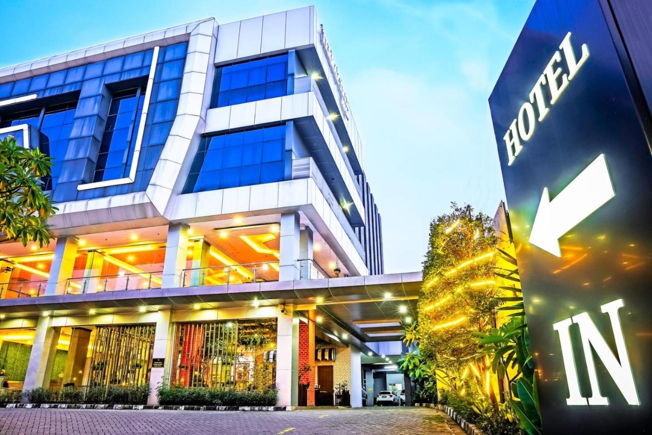 Terraz Tree Hotel Джакарта Екстер'єр фото