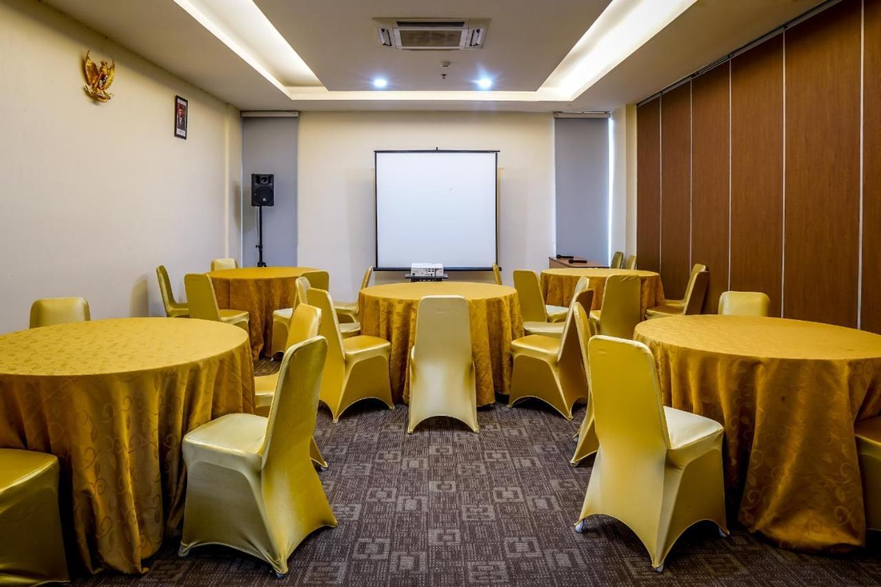 Terraz Tree Hotel Джакарта Екстер'єр фото